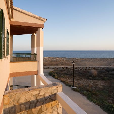 Apartamentos Moon Dreams Cabo De Banos Cala'N Blanes  Eksteriør billede