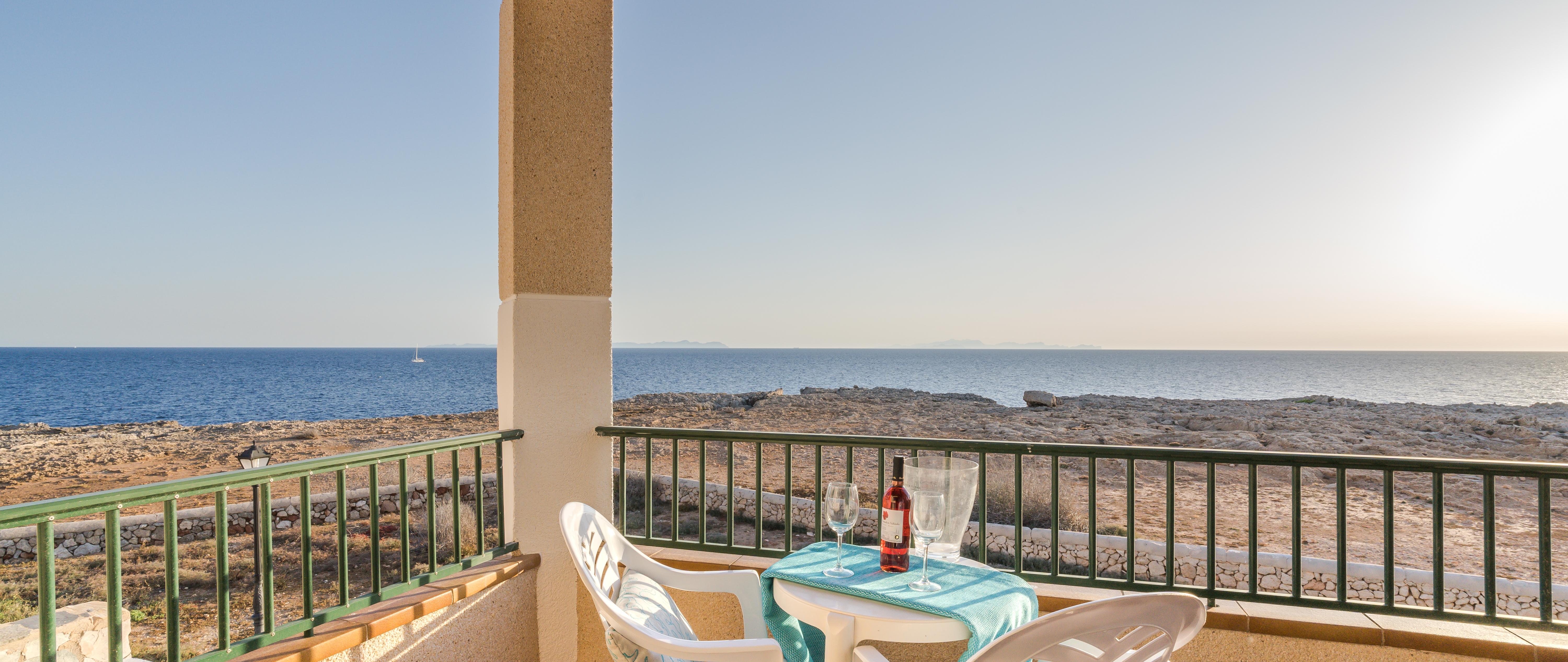 Apartamentos Moon Dreams Cabo De Banos Cala'N Blanes  Eksteriør billede