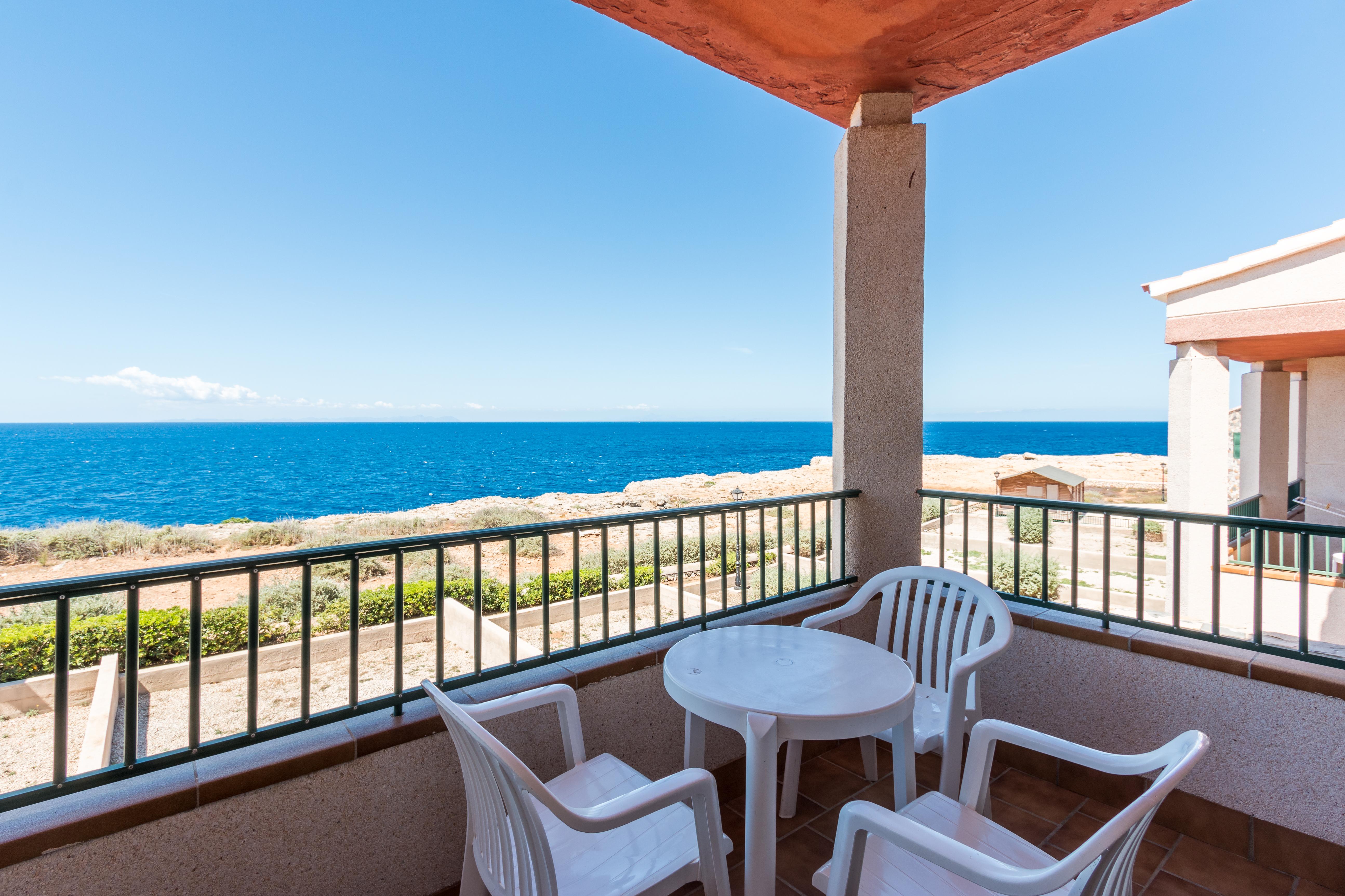 Apartamentos Moon Dreams Cabo De Banos Cala'N Blanes  Eksteriør billede