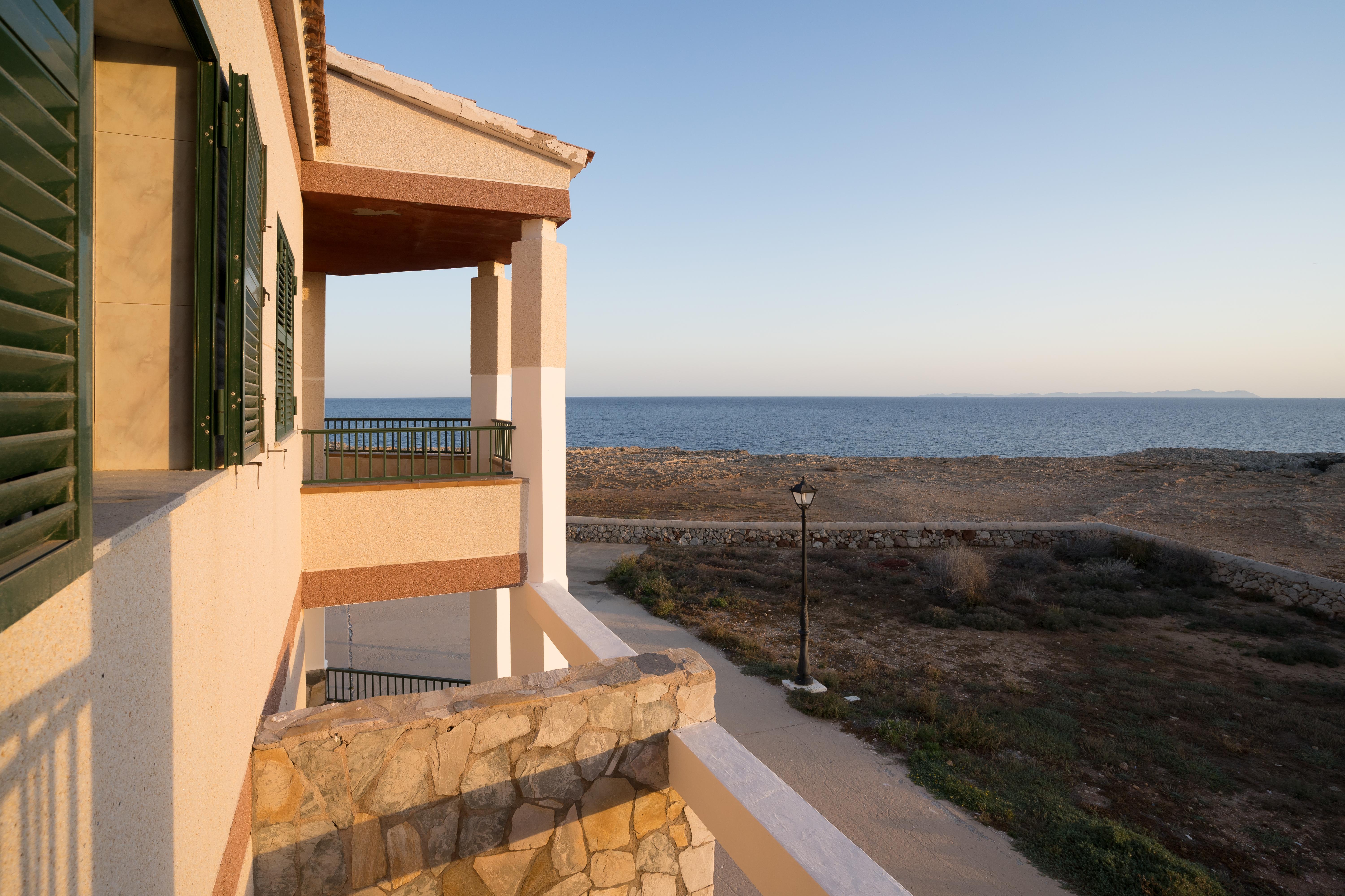 Apartamentos Moon Dreams Cabo De Banos Cala'N Blanes  Eksteriør billede