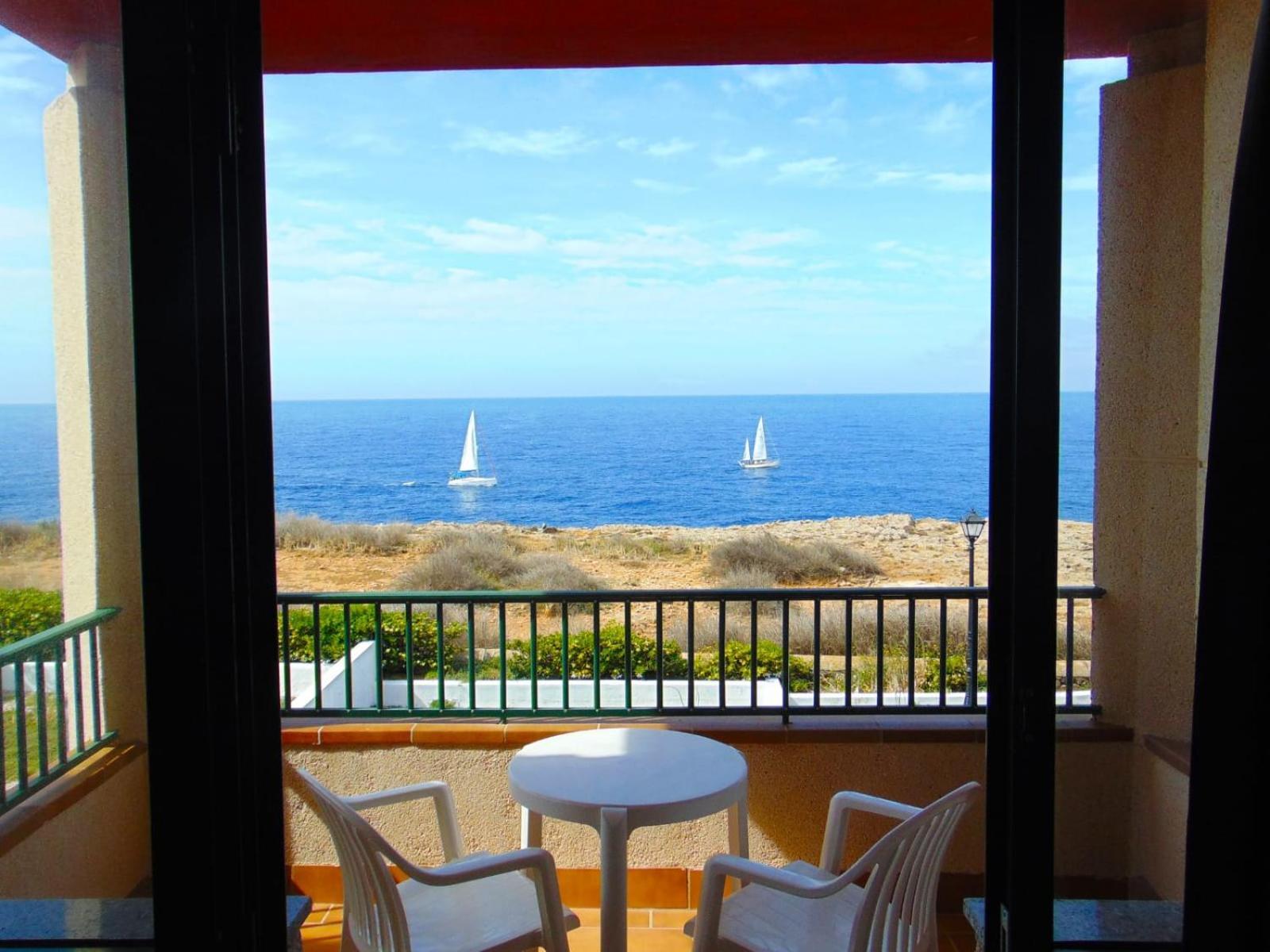 Apartamentos Moon Dreams Cabo De Banos Cala'N Blanes  Eksteriør billede