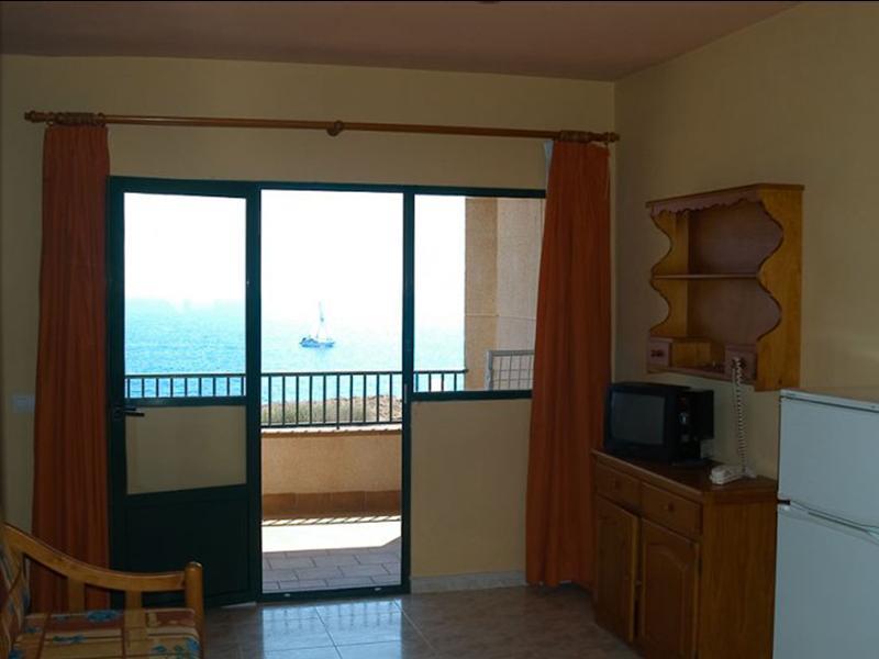 Apartamentos Moon Dreams Cabo De Banos Cala'N Blanes  Eksteriør billede