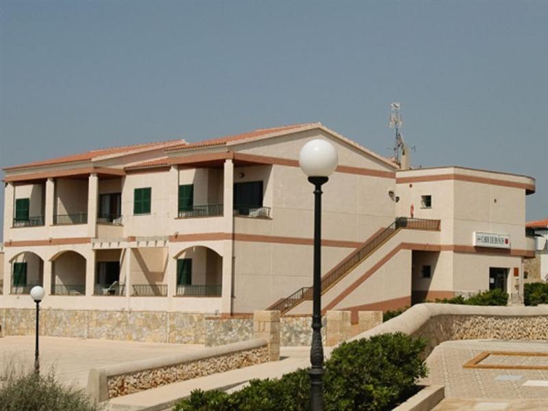 Apartamentos Moon Dreams Cabo De Banos Cala'N Blanes  Eksteriør billede
