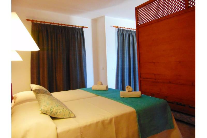 Apartamentos Moon Dreams Cabo De Banos Cala'N Blanes  Eksteriør billede